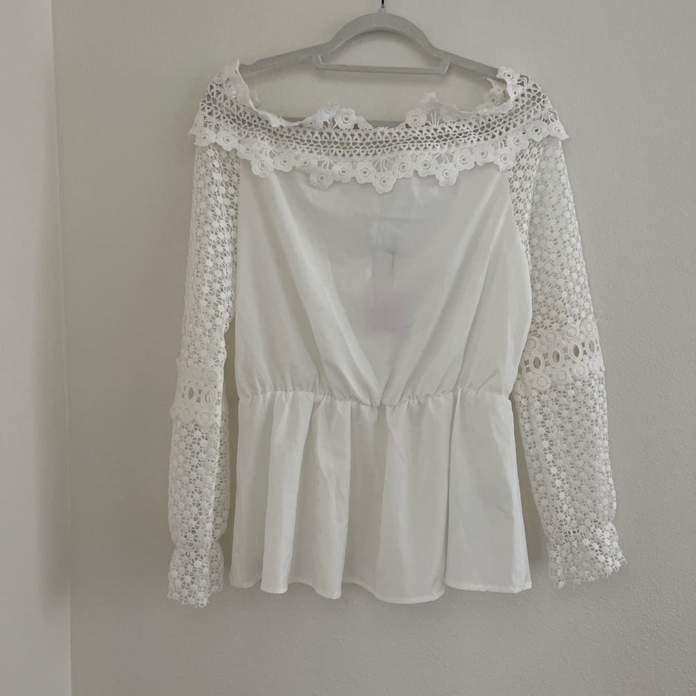 Chicwish lace blouse L